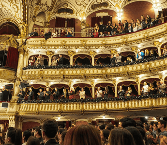 Is the stage set for airline pricing at the theatre?