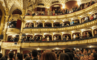 Is the stage set for airline pricing at the theatre?